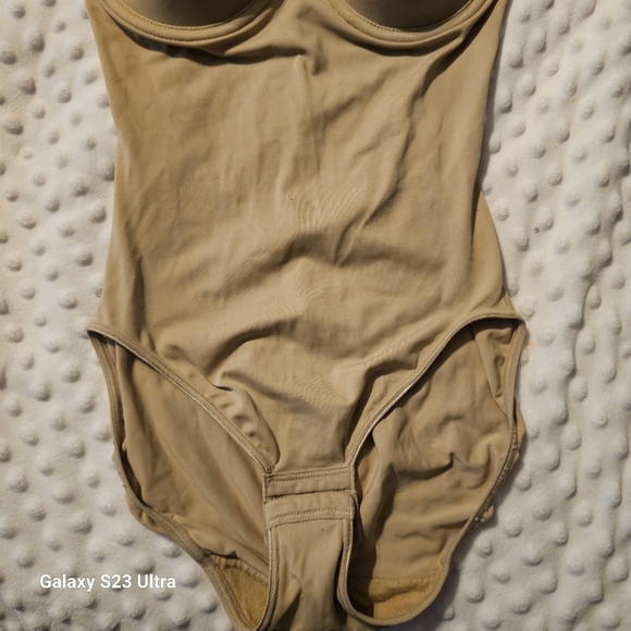 Flexee 34B Shapewear with padding - Picture 4 of 9